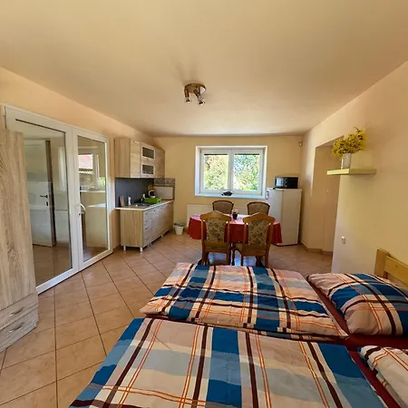 شقة Apartmany Knezicky *
